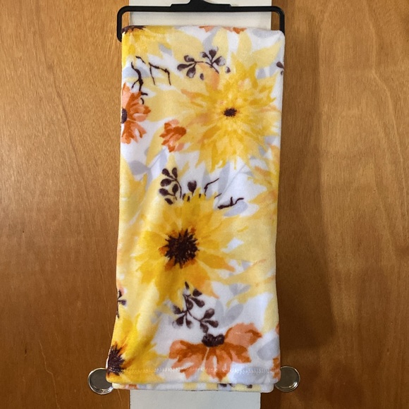 🌻🧡🌻EUC Like New Oversized Sunflower Throw Blanket - Picture 2 of 4